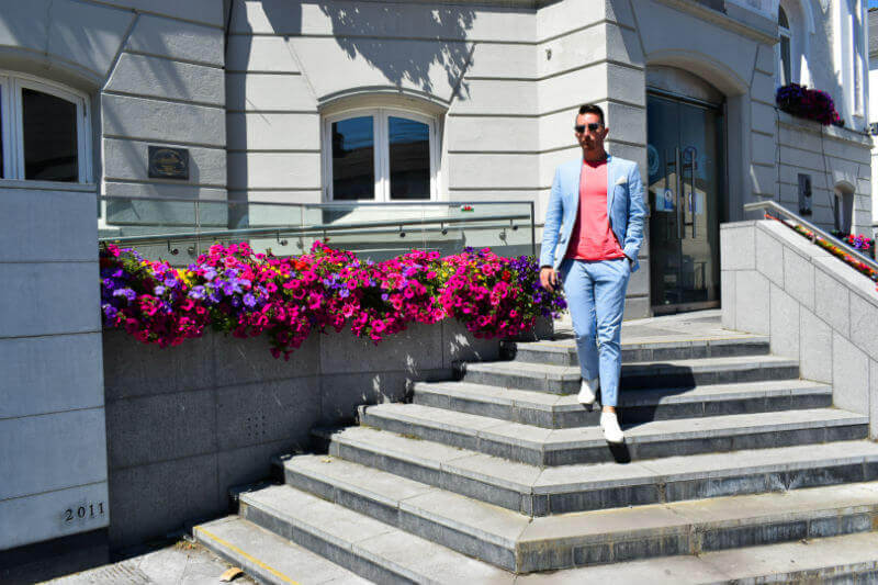 Summer Suit Linen suit and pink tshirt